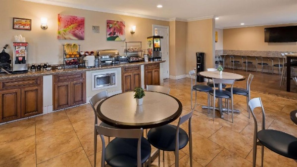 Best Western Plus Pleasanton Inn image 10